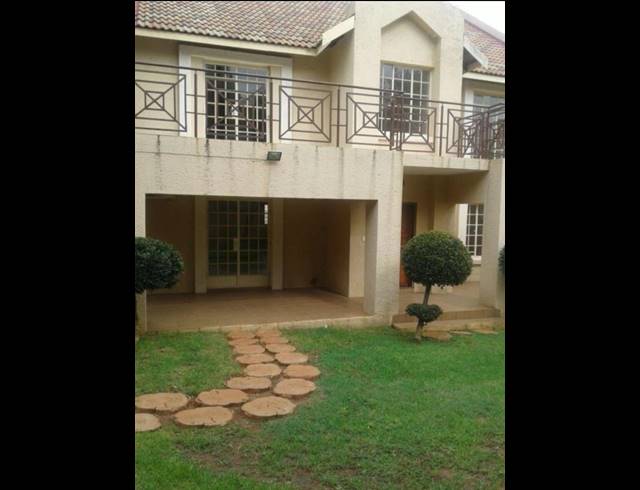 3 BEDROOM HOUSE TO LET IN SAFARI GARDENS